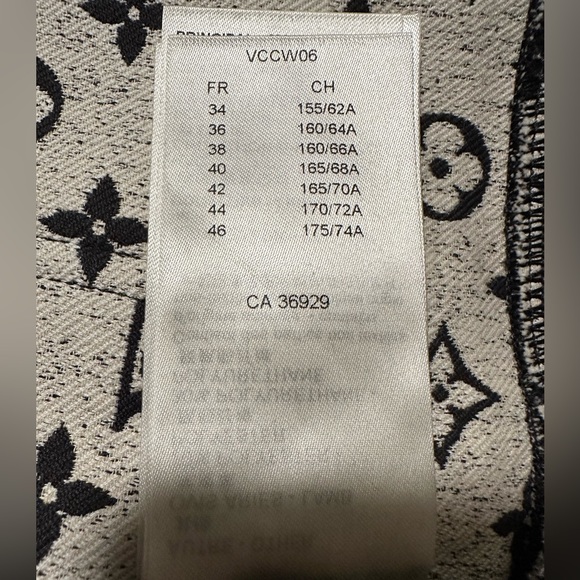 LOUIS VUITTON Monogram Denim Mom Jeans SIZE 36 european (4 US or Small) - Picture 12 of 16